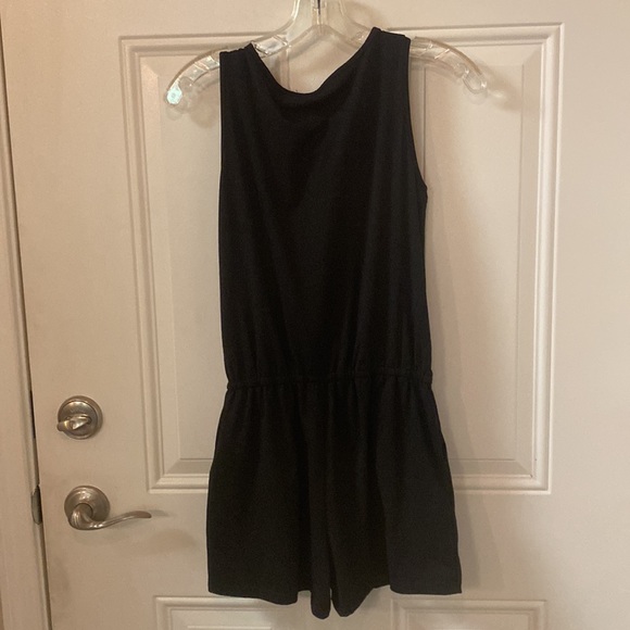 Auxo Collection Size Small, Short Romper, 60% Polyester, 35% Cotton, 5% Spandex - Picture 2 of 5